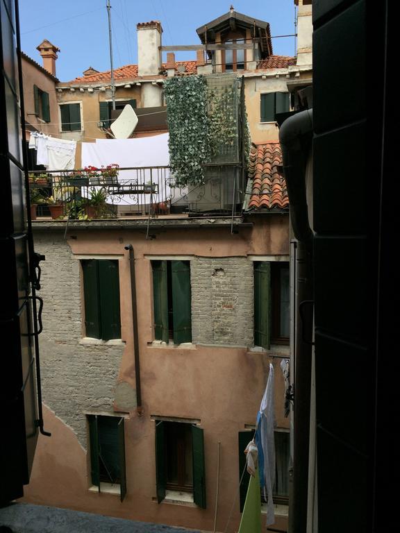 Homesweethome Venice Room photo