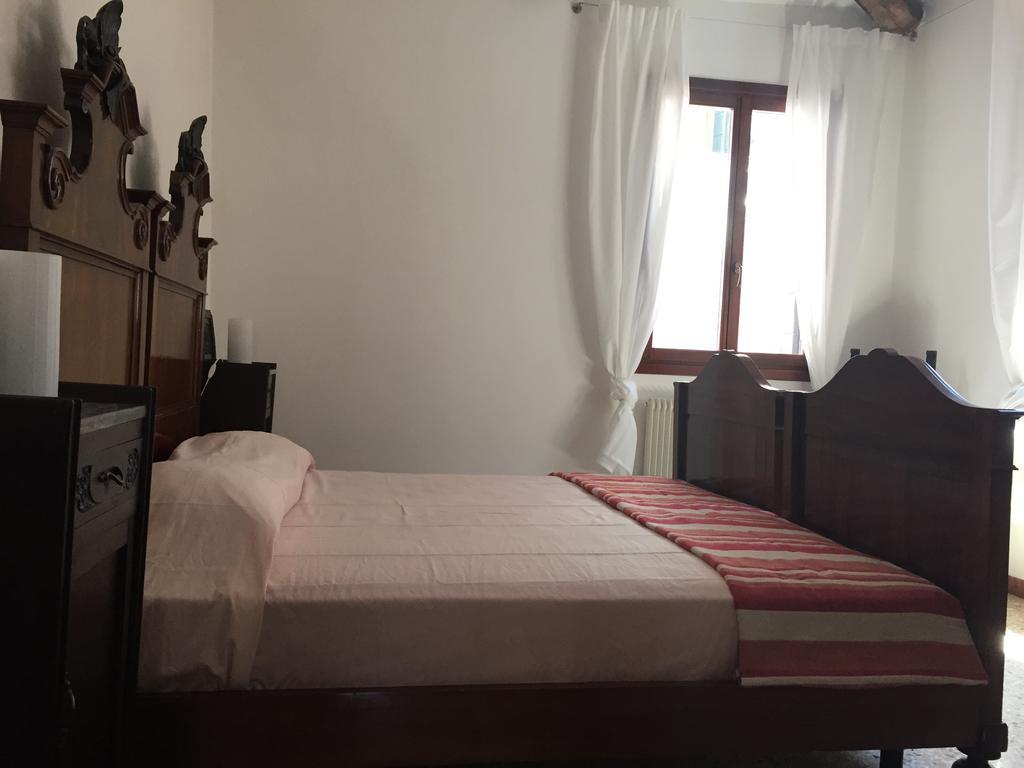 Homesweethome Venice Room photo
