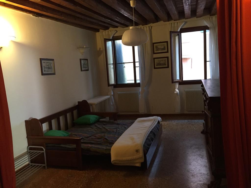 Homesweethome Venice Room photo
